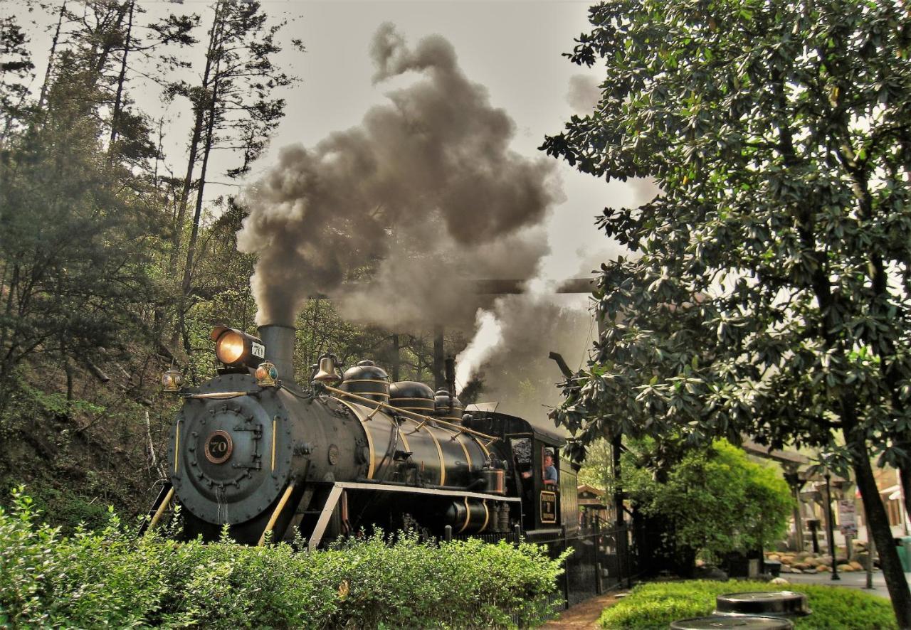 Magical Moments, Hot Tub, Wifi, 1089 Free Tickets Each Paid Day, Dollywood And More Gatlinburg Εξωτερικό φωτογραφία
